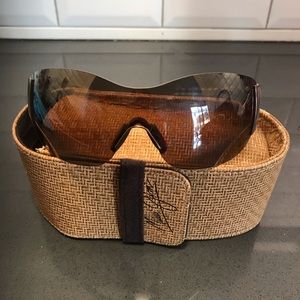 Maui Jim Polarized Sunglasses 🕶     Style # MJ-514-23
Case included.